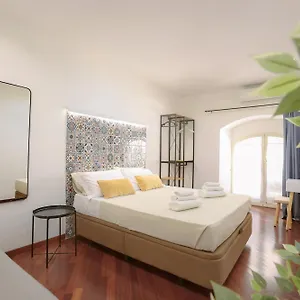 https://domus-gallery.hotels-amalfi.com